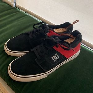 Dc sneakers